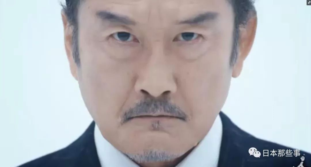 泷藤贤一饰演杏子丈夫的部下。