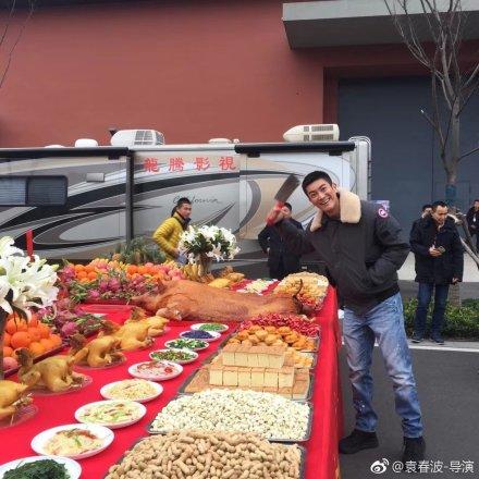 刘伟强执导《中国机长》无锡开机 张涵予再现川航英雄事迹