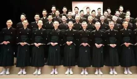 宝冢音乐学校人才辈出 学生优雅气质令女生神往