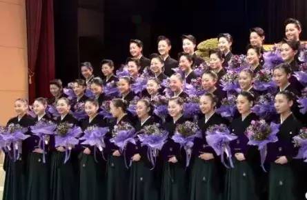 宝冢音乐学校人才辈出 学生优雅气质令女生神往