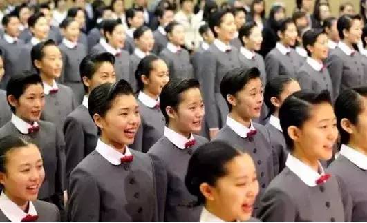 宝冢音乐学校人才辈出 学生优雅气质令女生神往