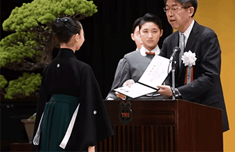 宝冢音乐学校人才辈出 学生优雅气质令女生神往