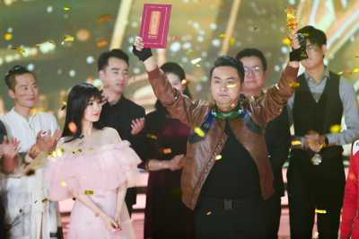 第六季《中国达人秀》温暖收官 无人机表演荣膺年
